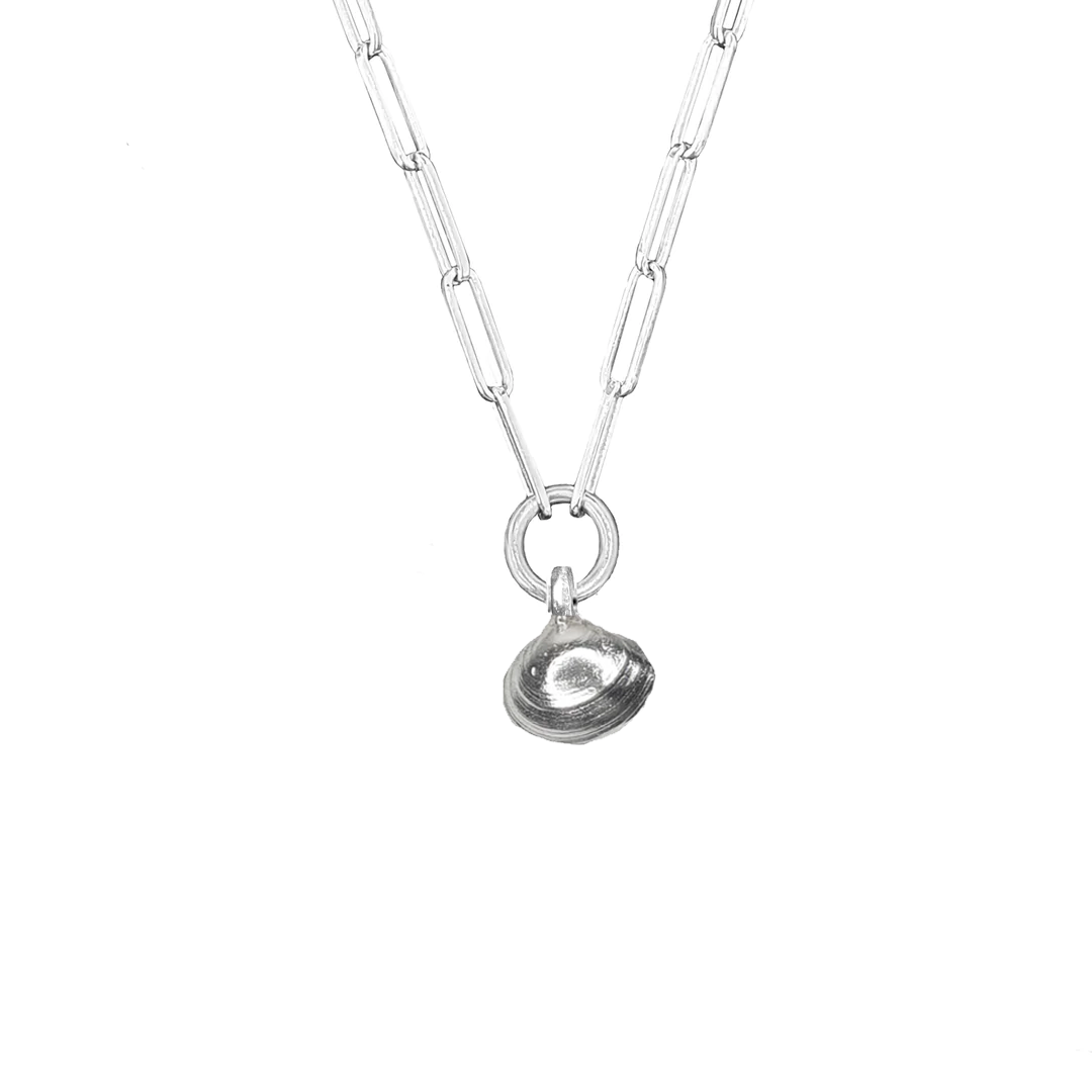 Signature Clam Shell Trace Chain
