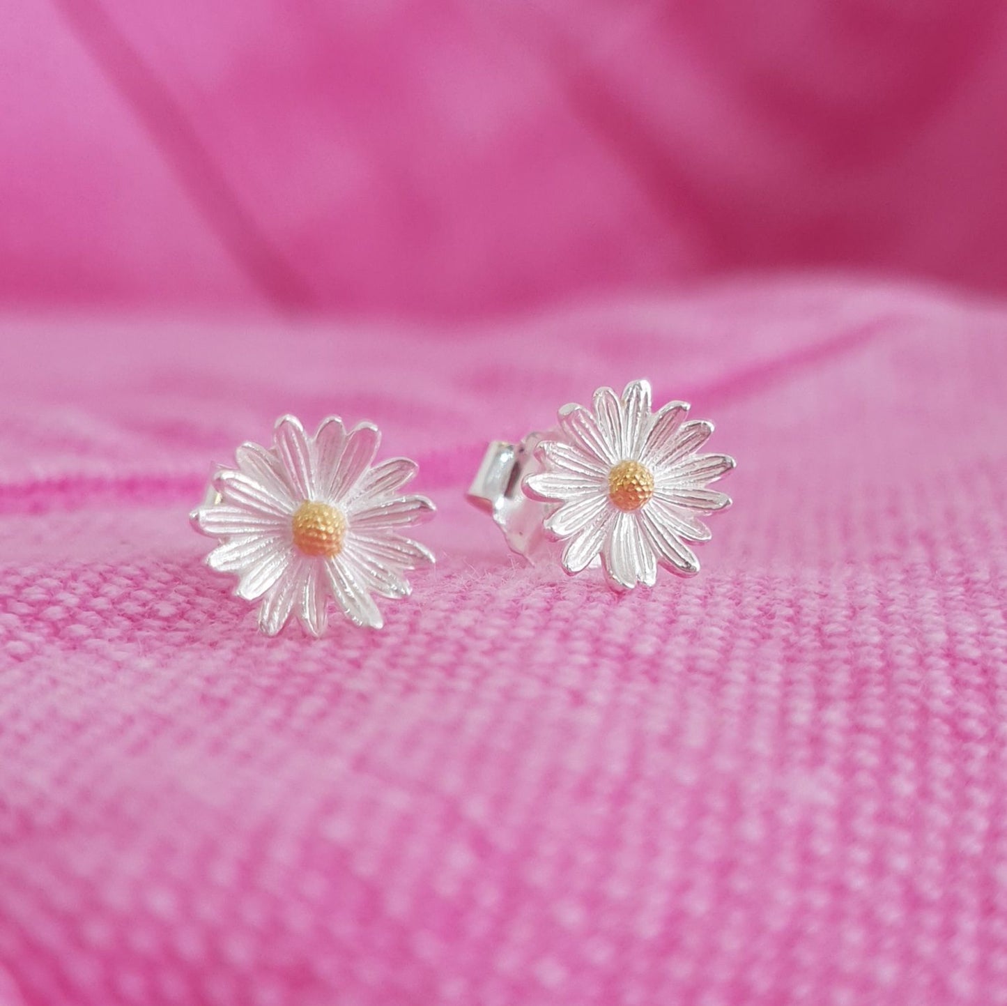 Spring Daisy Studs