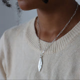 Signature Maxi Feather Trace Chain
