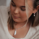 Signature Maxi Feather Trace Chain